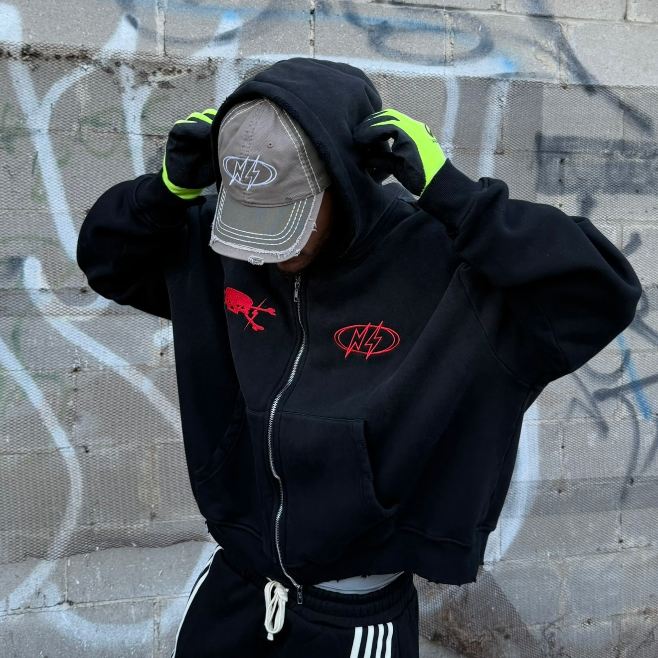 NUMB-SKULL DISTRESSED DOUBLE ZIP