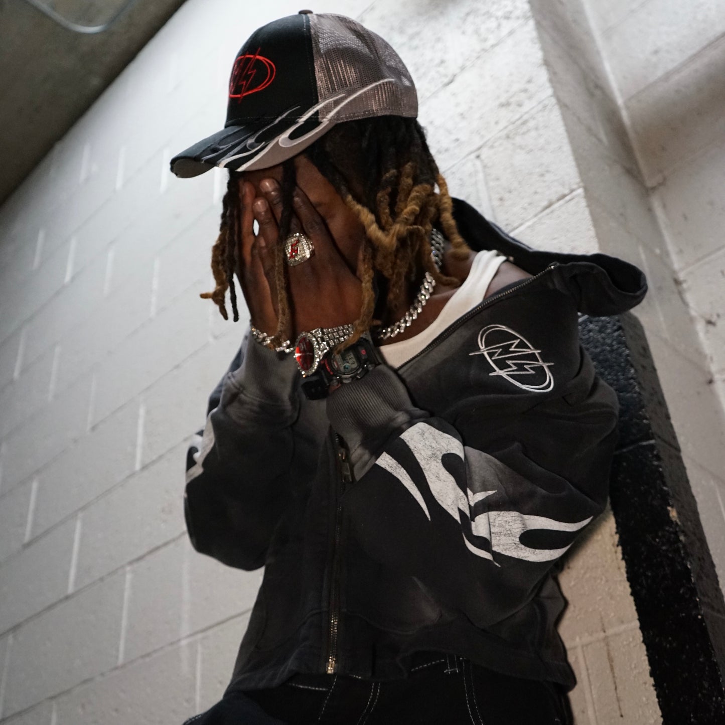 CONCRETE BLACK FLAME ZIP